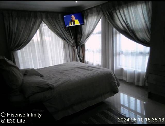 3 BEDROOM HOUSE FOR SALE IN THE ORCHARDS